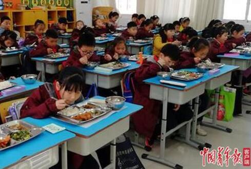 郑州开启中小学午餐供餐服务